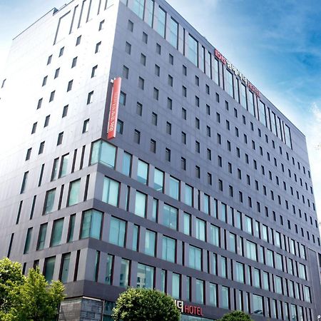 Hotel Ibis Ambassador Suwon Extérieur photo