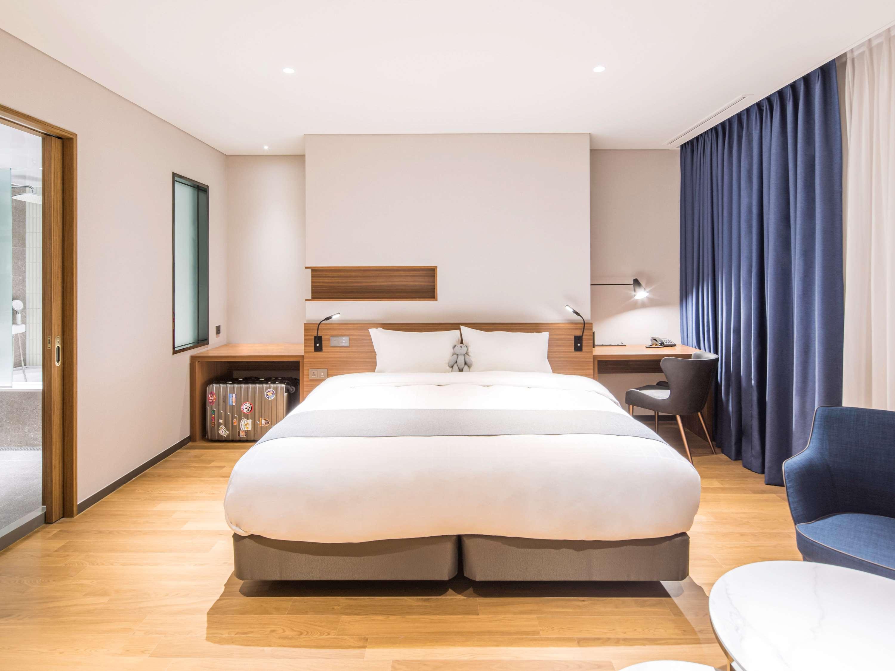 Hotel Ibis Ambassador Suwon Extérieur photo