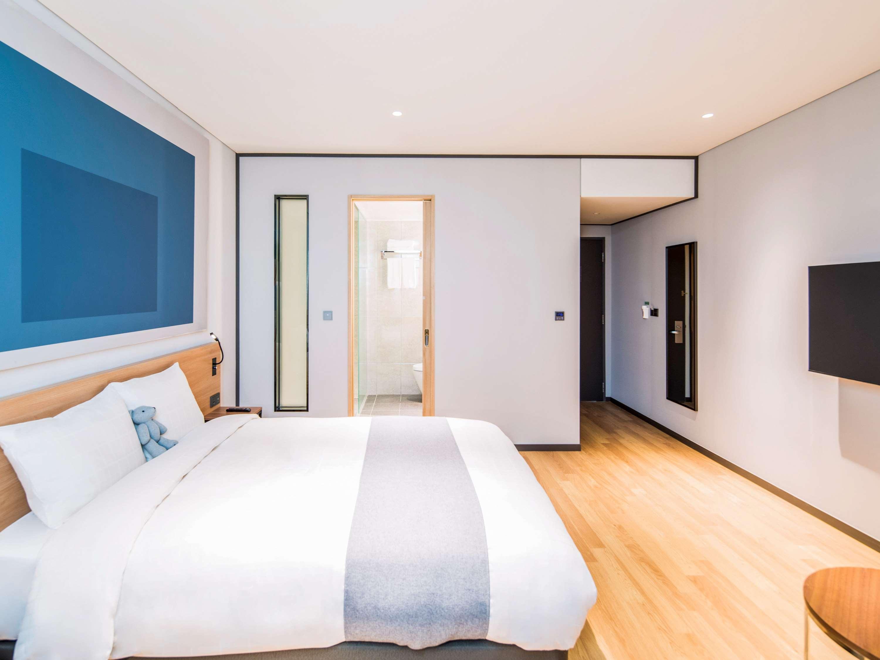 Hotel Ibis Ambassador Suwon Extérieur photo