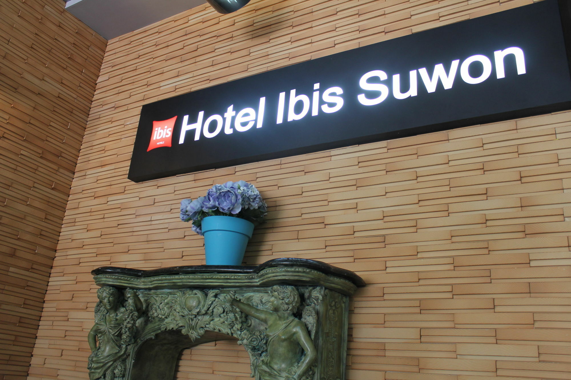 Hotel Ibis Ambassador Suwon Extérieur photo